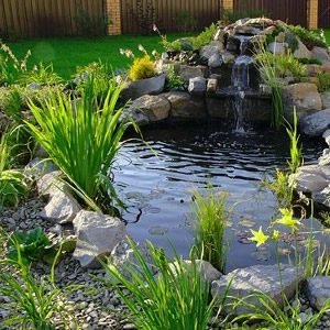Tranque de agua construido con geomembrana HDPE